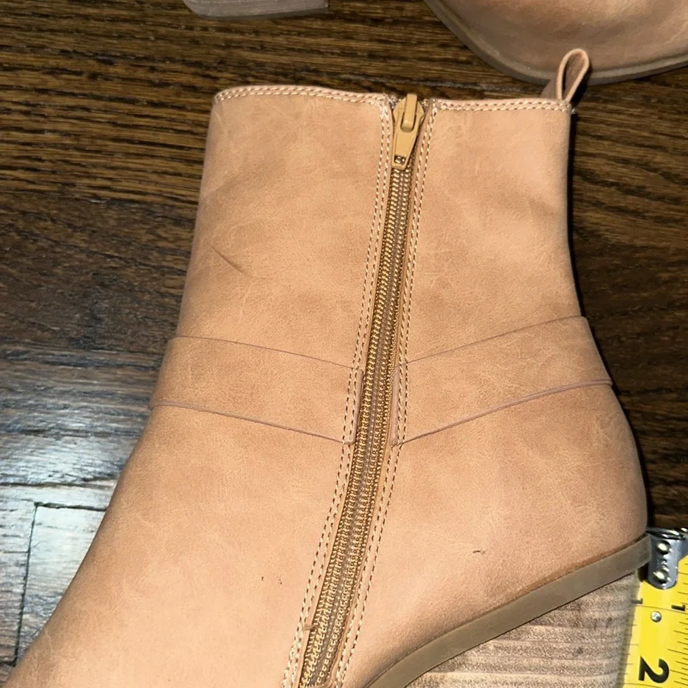 DV Dolce Vita Nilano Zipper Pointed Toe Ankle Boot With Block Heel 11